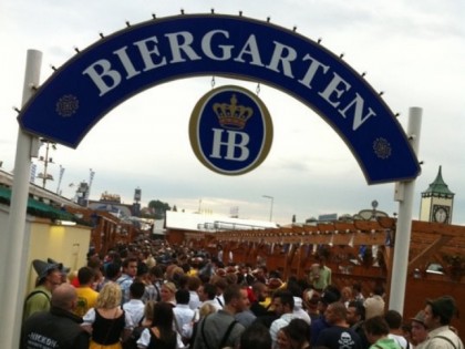 Photo: Hofbr&amp;auml;u-Festzelt